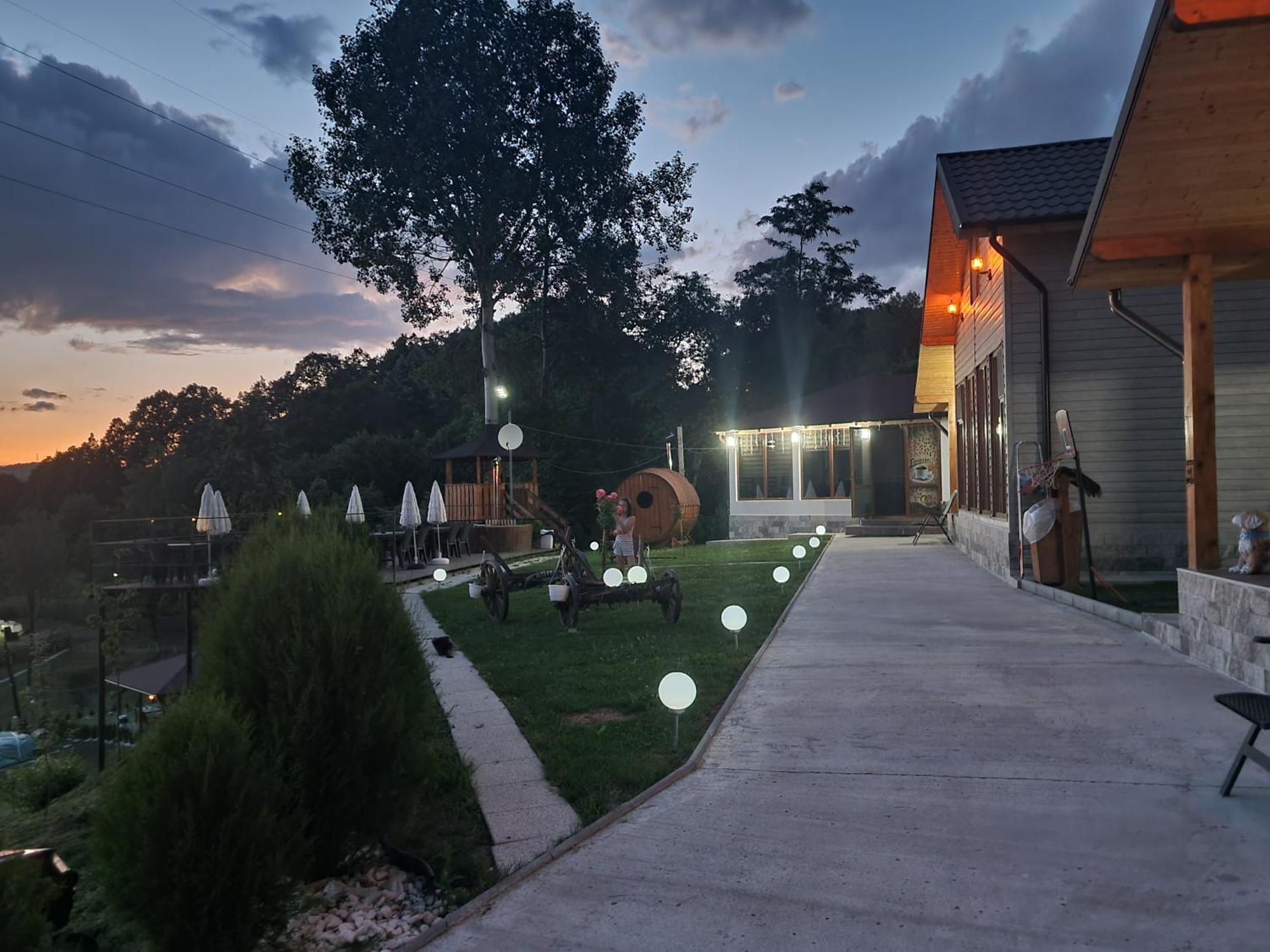 La Maria Si Ioana Apartment Curtea De Arges Exterior photo
